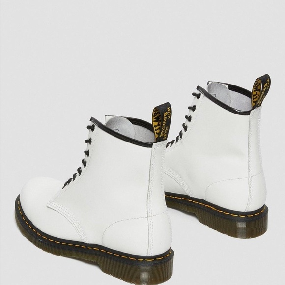 NWT DR MARTENS 1460 Smooth Leather Lace Up Boots! - Picture 5 of 15